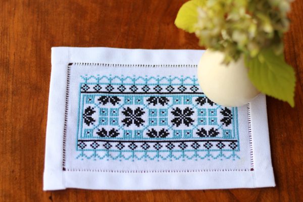Avlea BitKit Ukrainian Crisscross Blue Cross Stitch